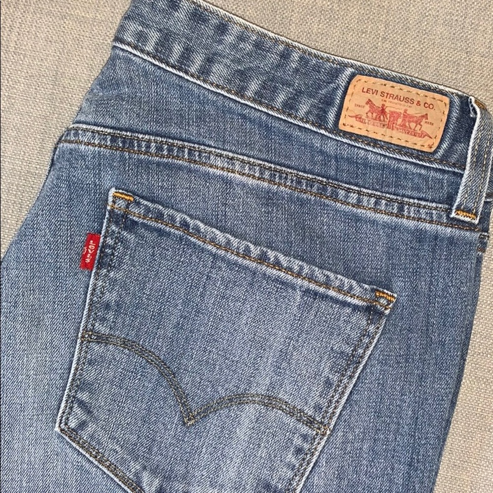Levi’s 552 Mid Rise Bootcut - Picture 5 of 7